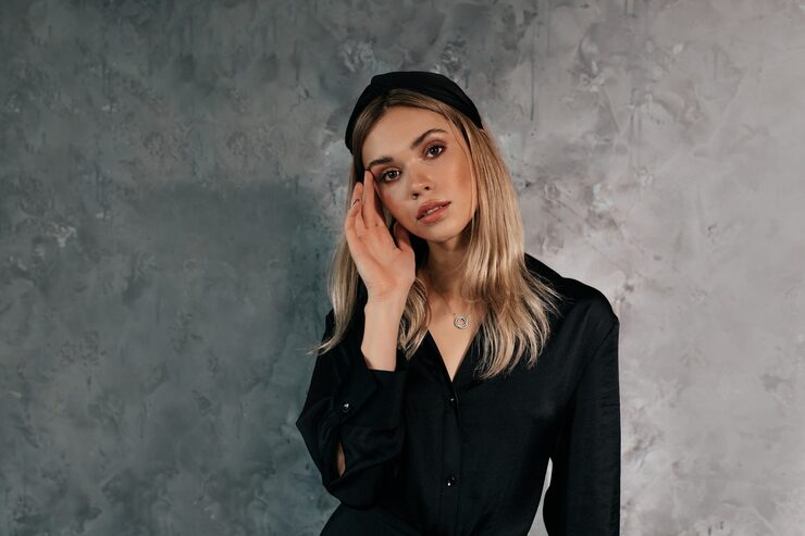 Portret eleganckiej kobiety